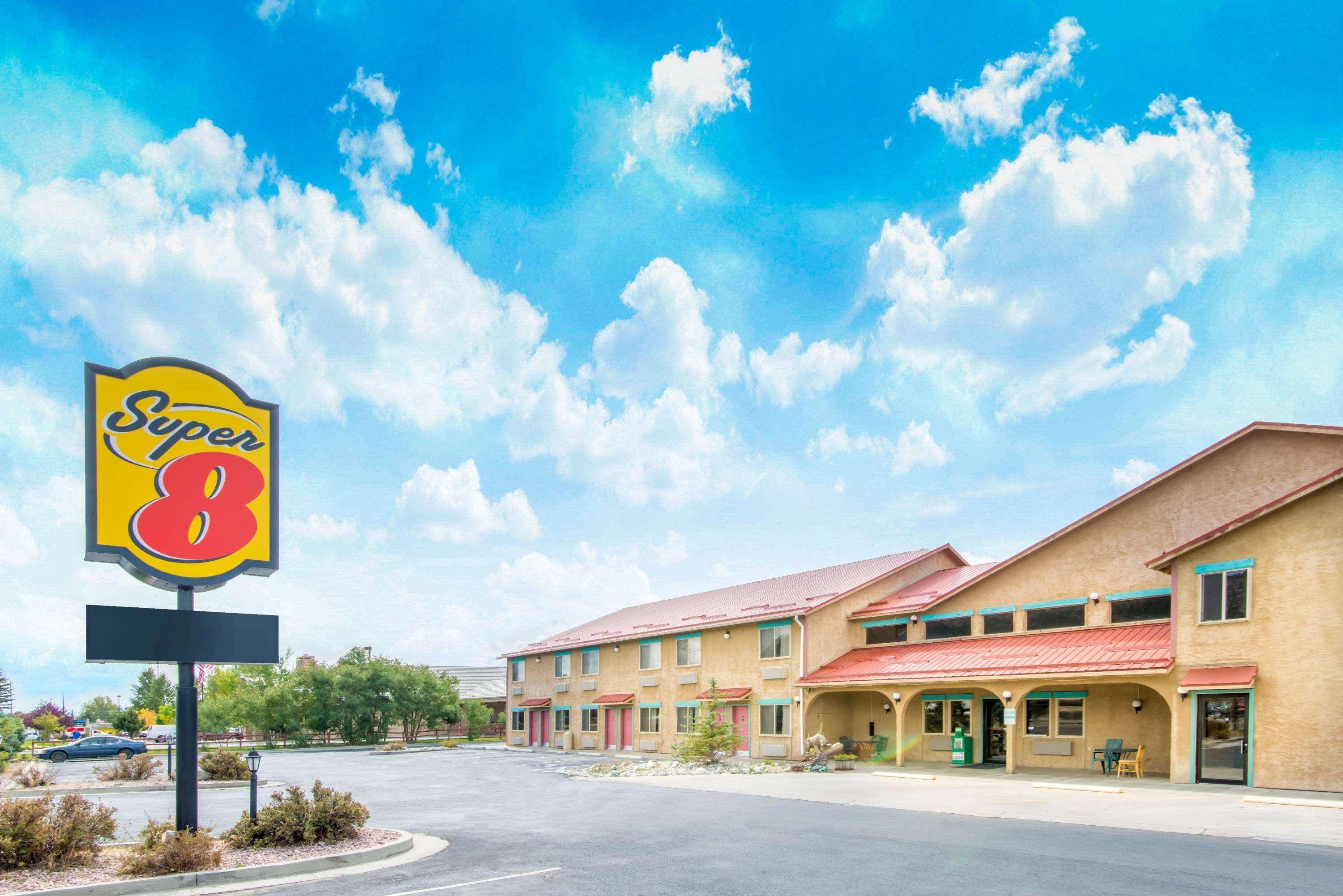 ซูเปอร์ 8 บาย วินด์แฮม บัวนา วิสตา Hotel บูเอโนวิสตา ภายนอก รูปภาพ