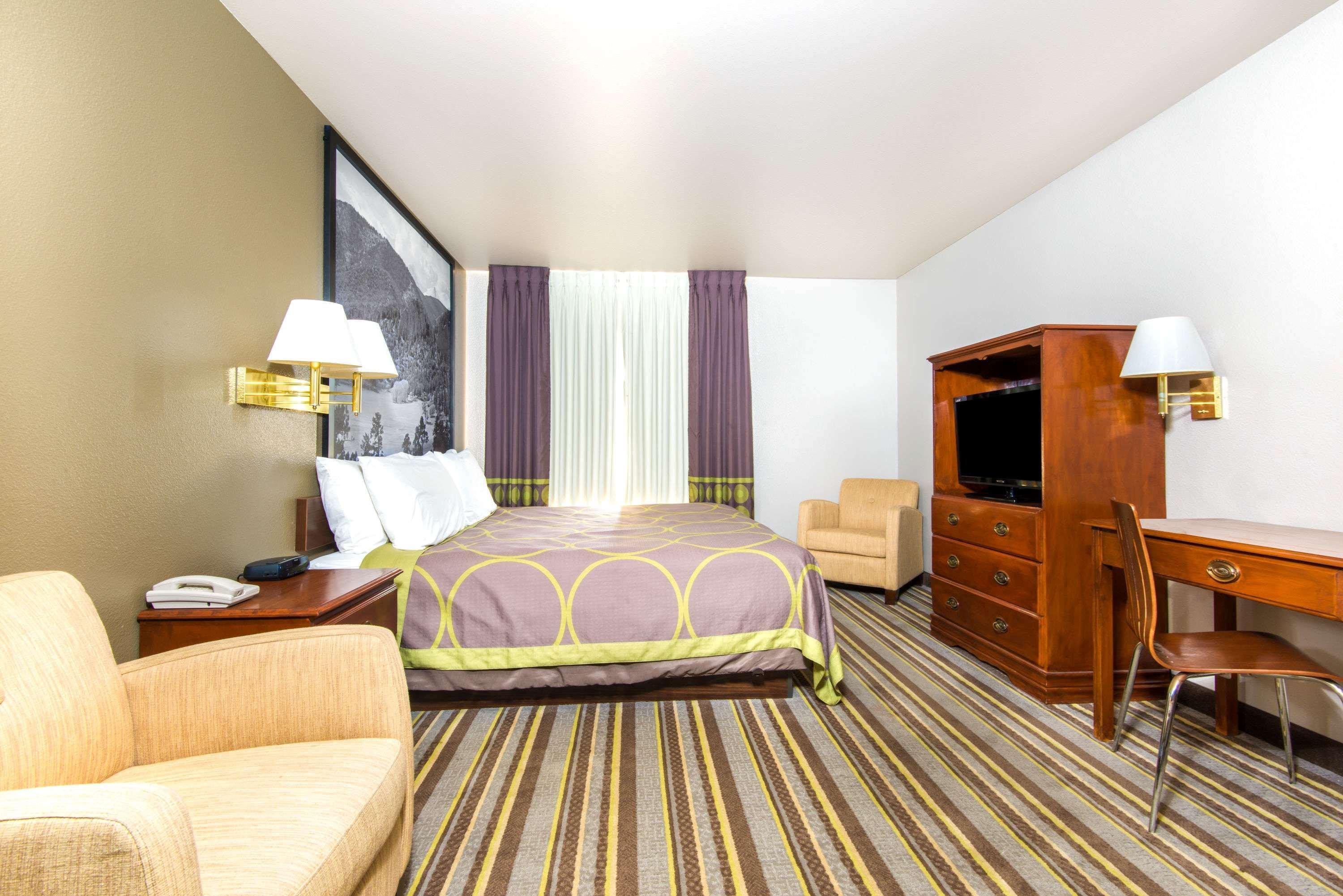 ซูเปอร์ 8 บาย วินด์แฮม บัวนา วิสตา Hotel บูเอโนวิสตา ภายนอก รูปภาพ