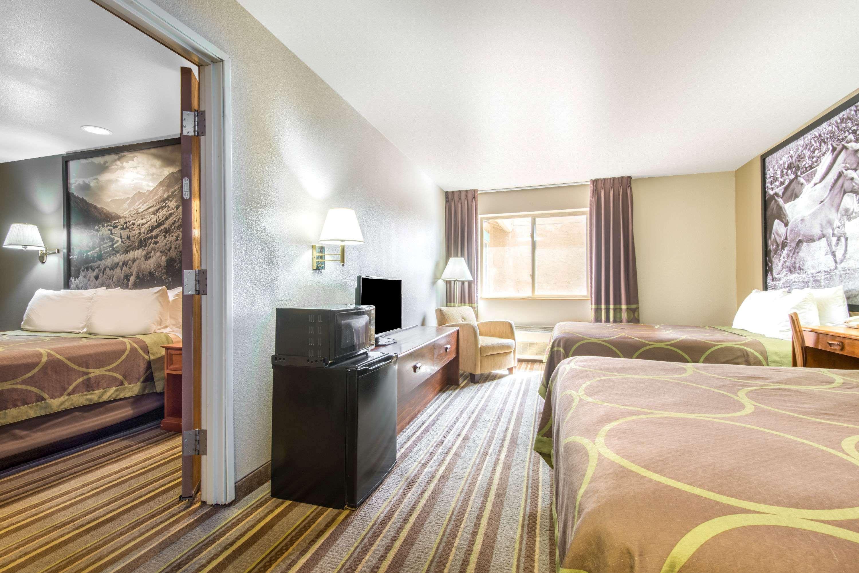 ซูเปอร์ 8 บาย วินด์แฮม บัวนา วิสตา Hotel บูเอโนวิสตา ภายนอก รูปภาพ