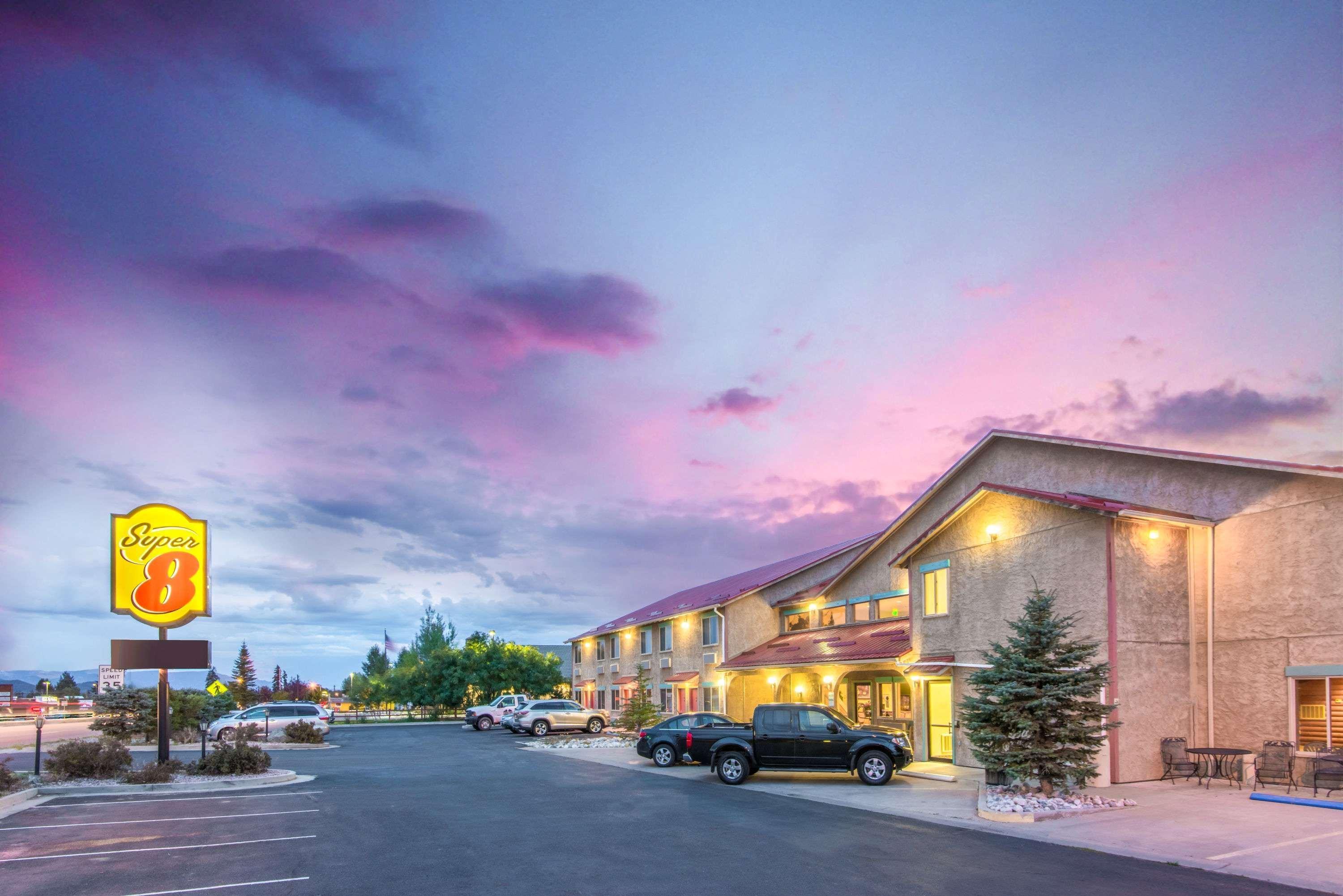 ซูเปอร์ 8 บาย วินด์แฮม บัวนา วิสตา Hotel บูเอโนวิสตา ภายนอก รูปภาพ